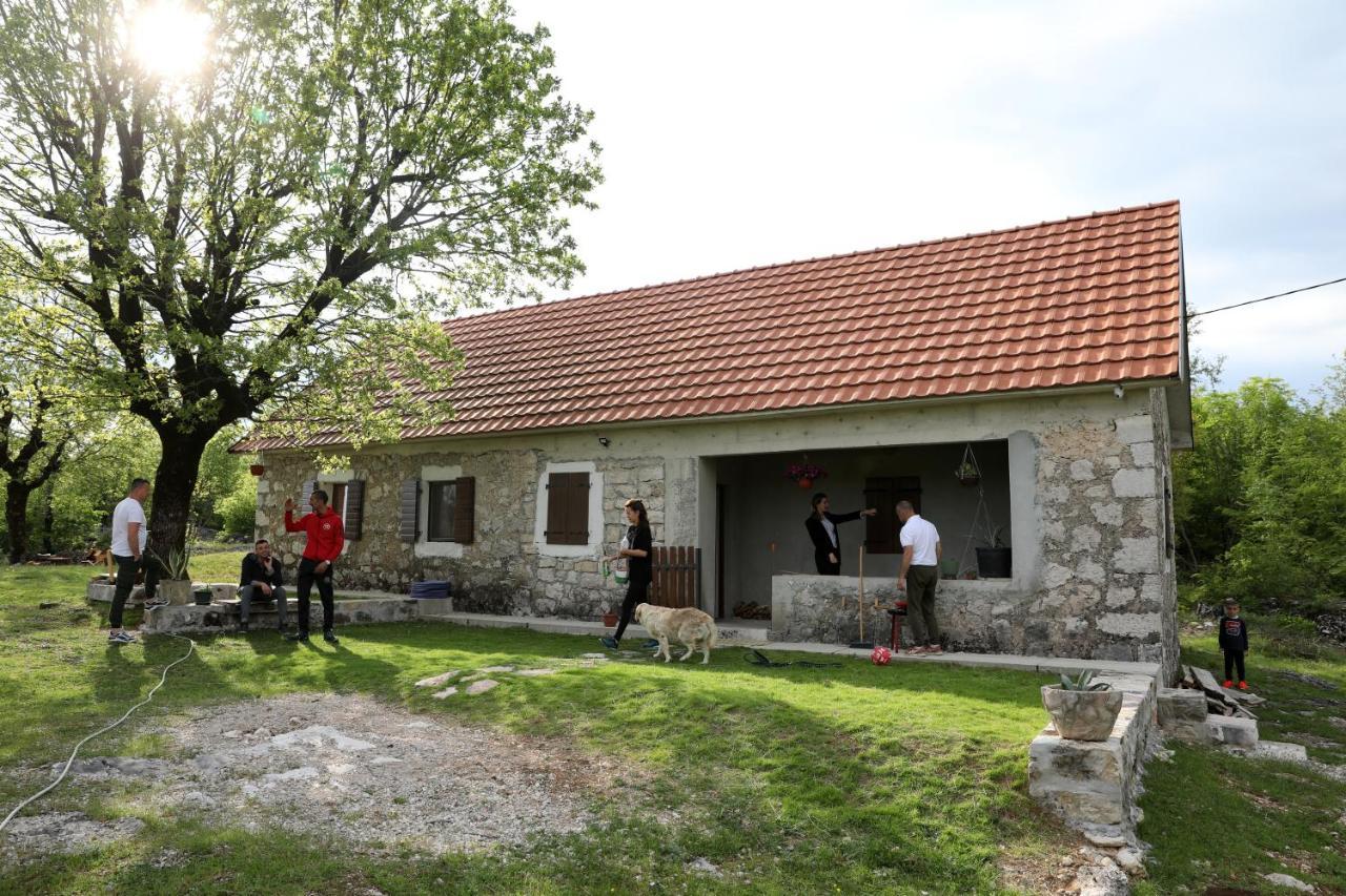 Lake House 'Vilin Konak' Niksic ภายนอก รูปภาพ