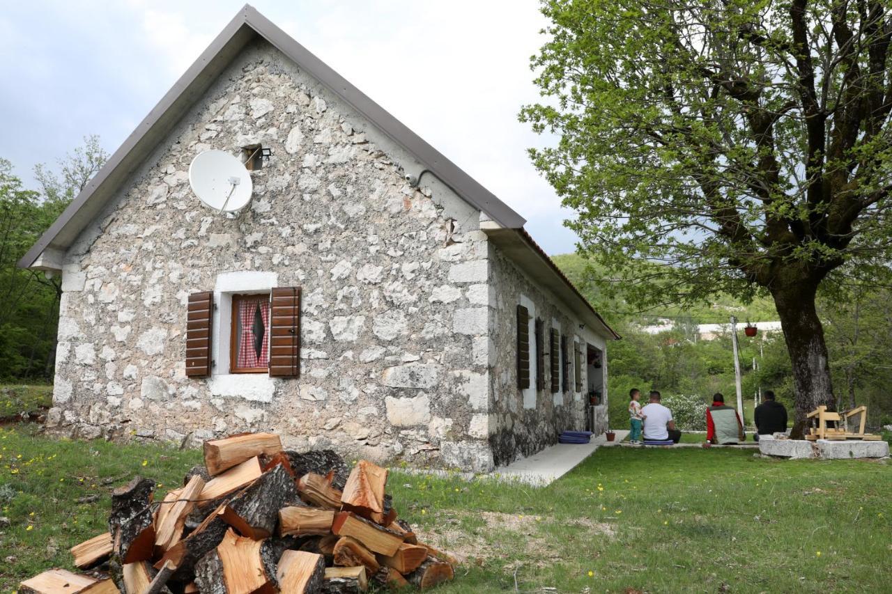 Lake House 'Vilin Konak' Niksic ภายนอก รูปภาพ